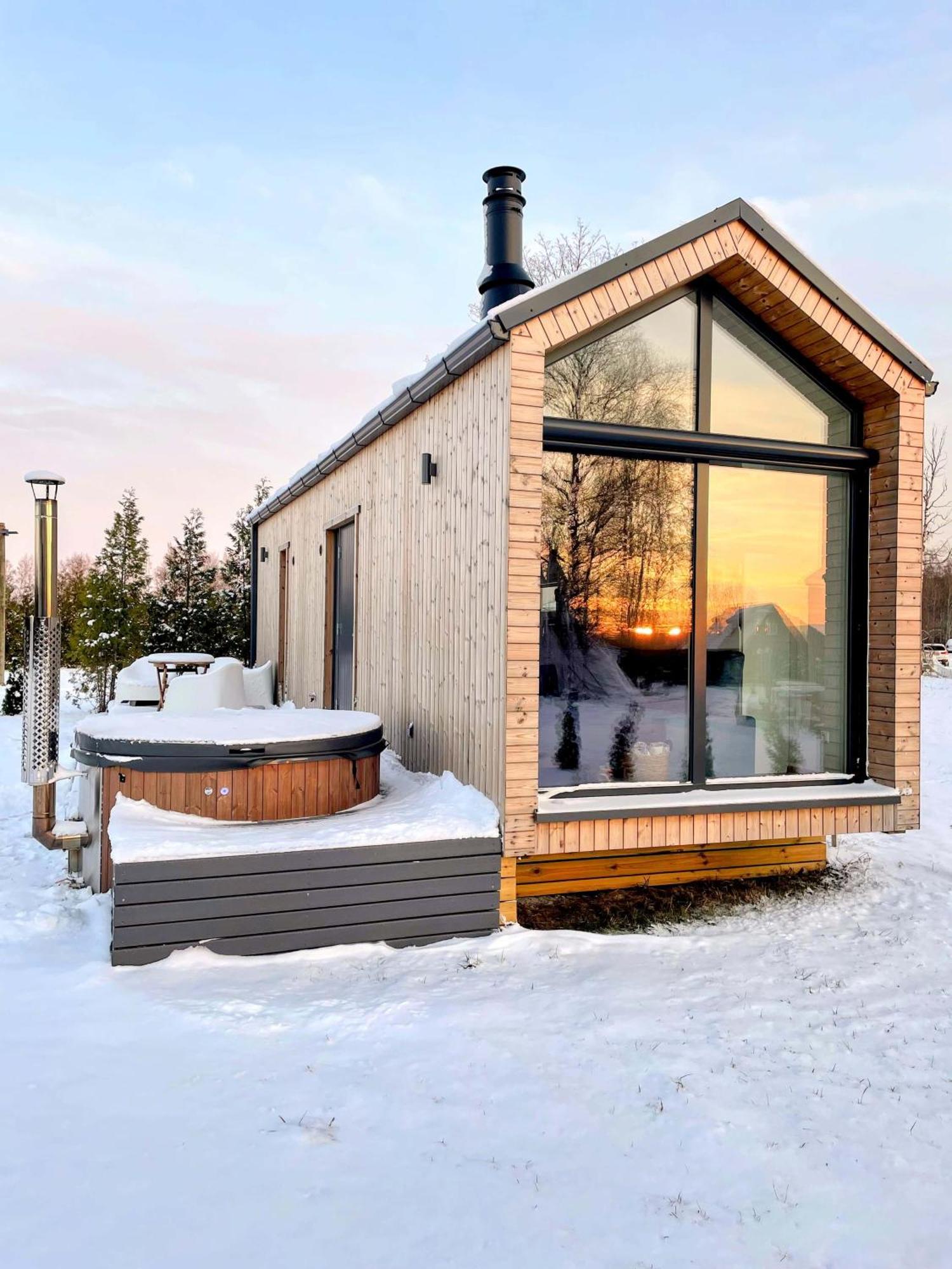 Eco With A Hot Tub And Sauna Puhkemaja Parnu